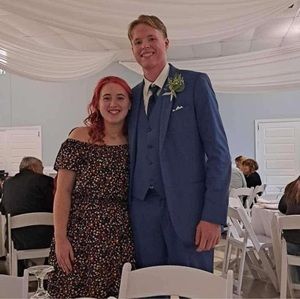 Meet your Posher, Launa